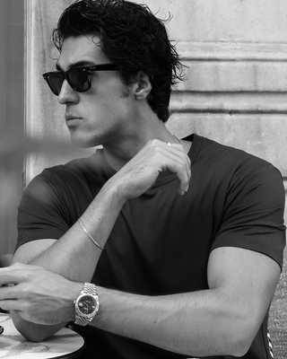 Kaliteli Erkek Tişört | Kumaş, Form ve Duruşun Gerçek Gücü