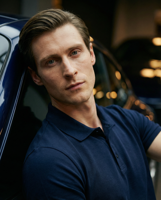 Tişört Alırken Yapılan 7 Büyük Hata (Çoğu Erkek Farkında Bile Değil)